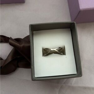 Silver women’s infinity Ring